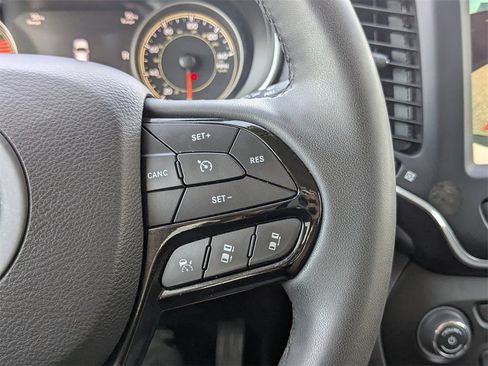 Used 2023 Jeep Cherokee Altitude Lux image 21