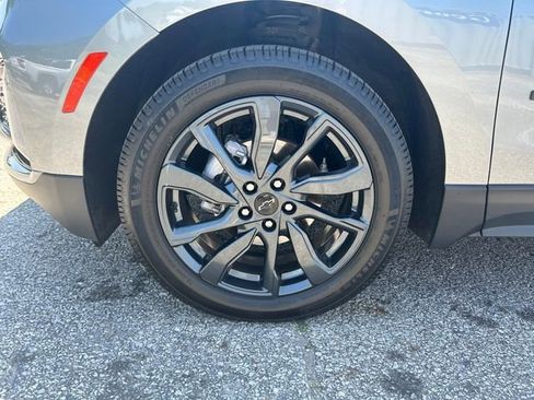 Used 2024 Chevrolet Equinox RS AWD/4WD image 10