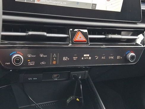 Certified 2025 Kia Niro EX w/ EX Cold Weather Package image 14