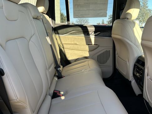 New 2025 Jeep Grand Cherokee Limited image 16