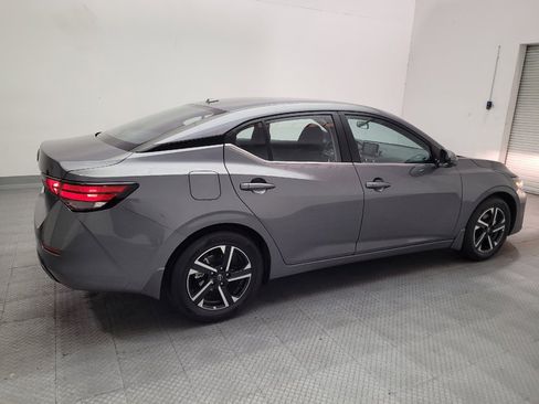 Used 2025 Nissan Sentra SV FWD image 10