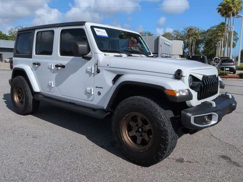 Used 2021 Jeep Wrangler Unlimited Sahara AWD/4WD image 2