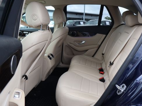 Used 2022 Mercedes-Benz GLC 300 image 16