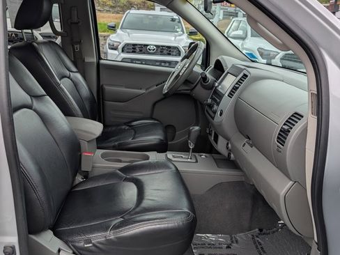 Used 2020 Nissan Frontier SV w/ SV Utility Package image 20