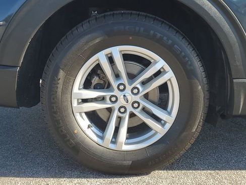 Certified 2022 Ford Explorer XLT image 6