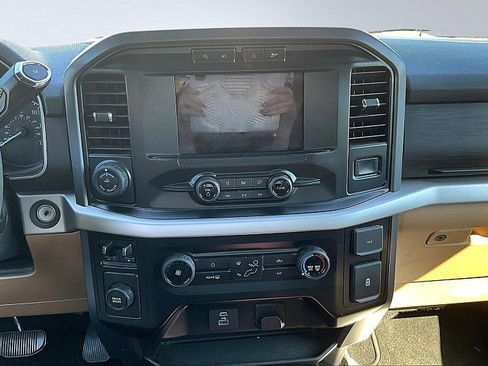 Used 2022 Ford F150 XLT w/ Trailer Tow Package RWD image 8