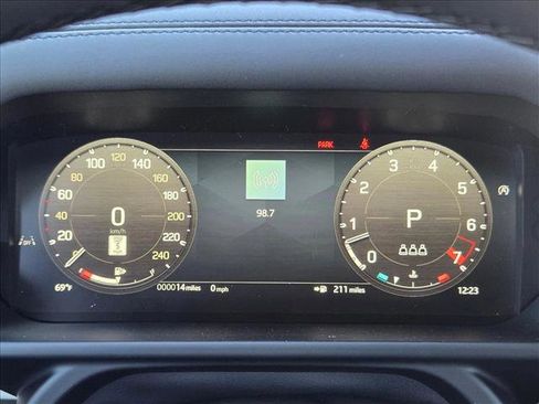 New 2026 Land Rover Defender 110 X-Dynamic SE image 11