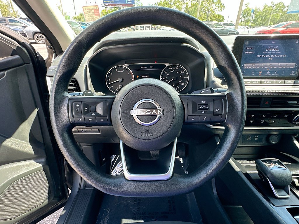 Used 2024 Nissan Rogue S FWD image 11