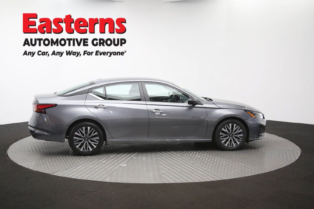 Used 2024 Nissan Altima 2.5 SV FWD image 47