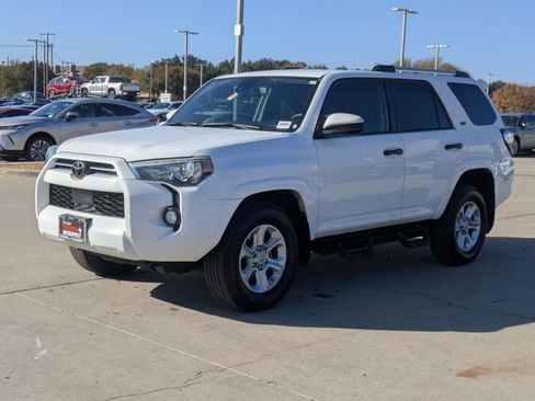 Used 2020 Toyota 4Runner SR5 image 10