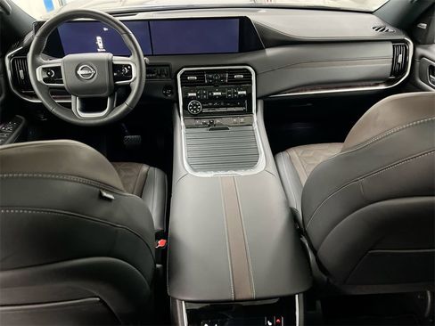 Used 2025 Nissan Armada Platinum Reserve image 10