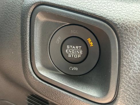 Used 2025 Jeep Wrangler Sport AWD/4WD image 21