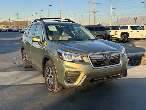 Used 2019 Subaru Forester Premium w/ All-Weather Package image 33
