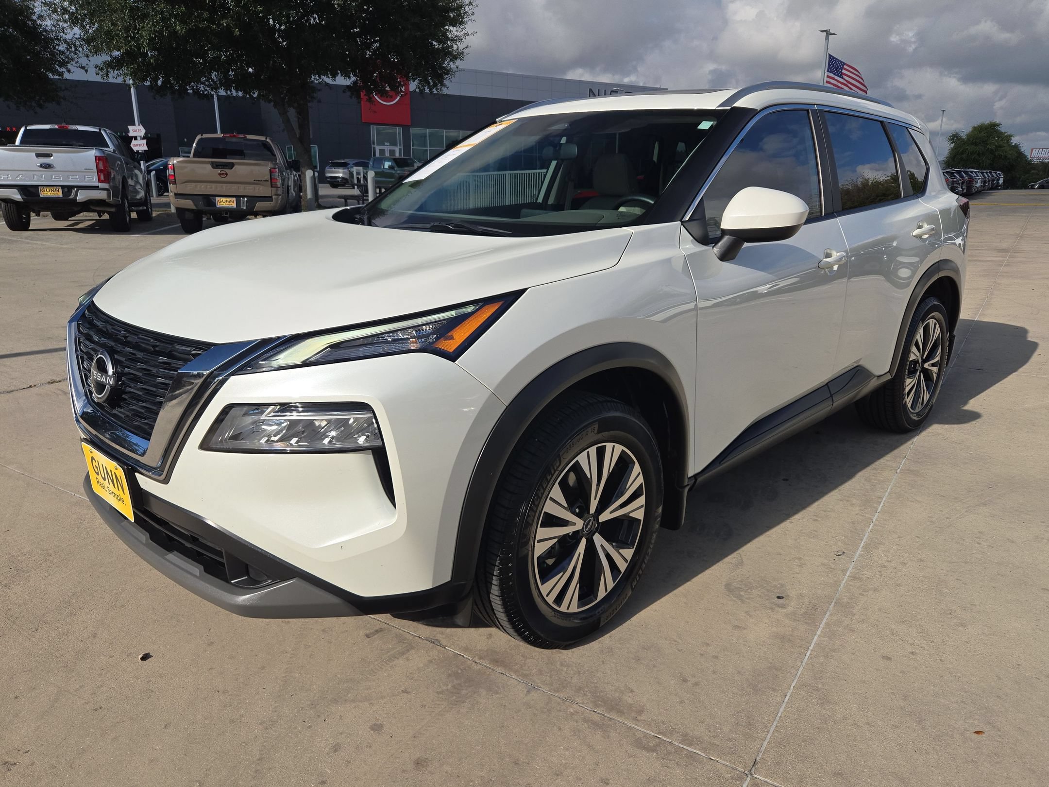 Used 2023 Nissan Rogue SV w/ SV Premium B Package FWD image 7