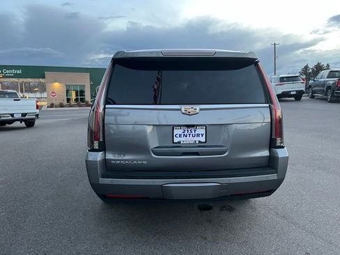 Used 2019 Cadillac Escalade ESV Luxury AWD/4WD image 10