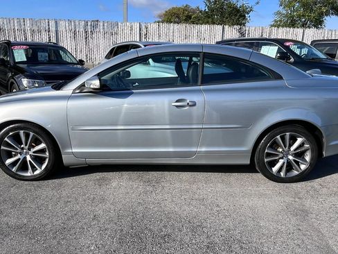 Used 2011 Volvo C70 T5 FWD image 4