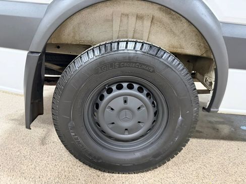 Used 2018 Mercedes-Benz Sprinter 2500 image 52