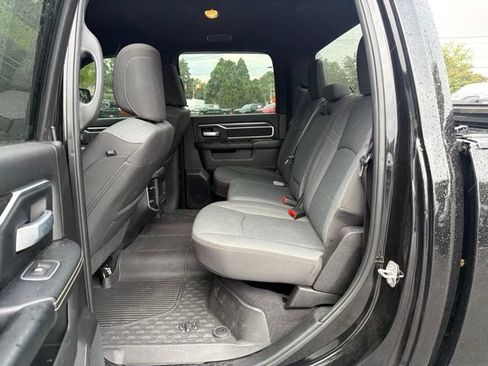 Used 2024 RAM 2500 Big Horn w/ Night Edition AWD/4WD image 17