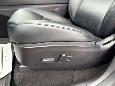 Used 2021 Tesla Model Y Long Range image 12