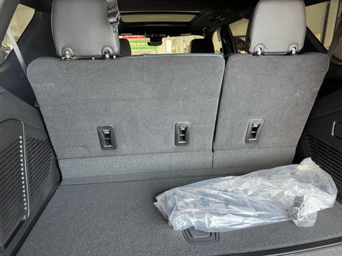 New 2026 GMC Yukon AT4 w/ AT4 Premium Package image 8