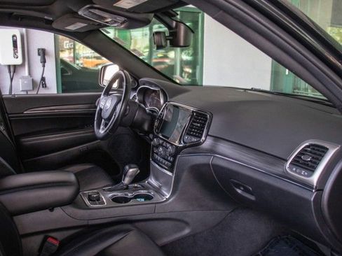 Used 2022 Jeep Grand Cherokee Limited AWD/4WD image 18