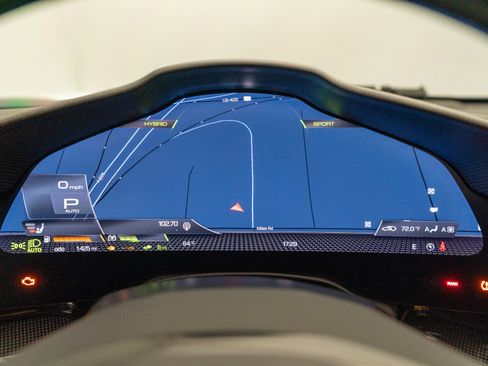 Used 2024 Ferrari SF90 Spider image 17