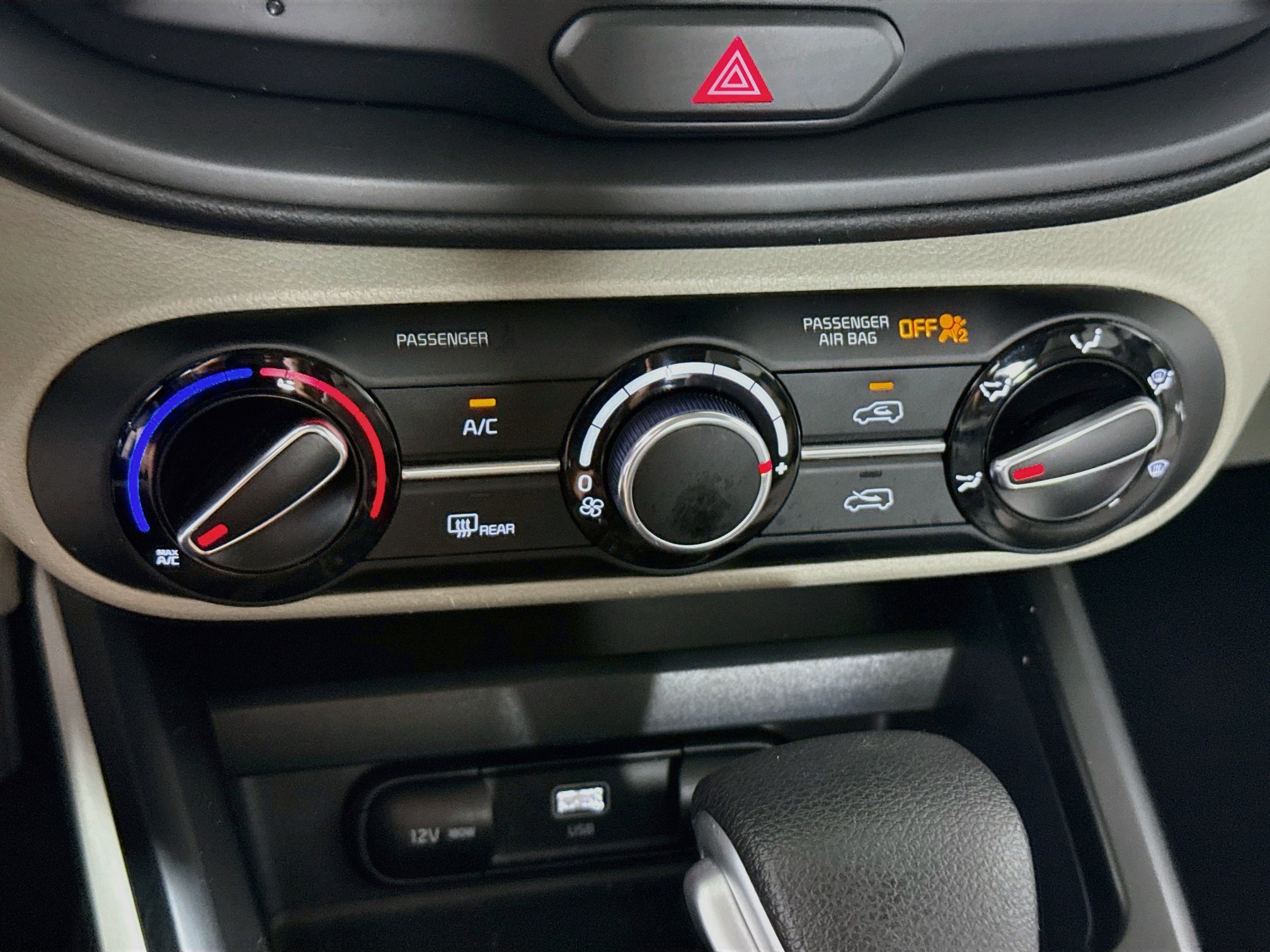 Used 2024 Kia Soul LX FWD image 17