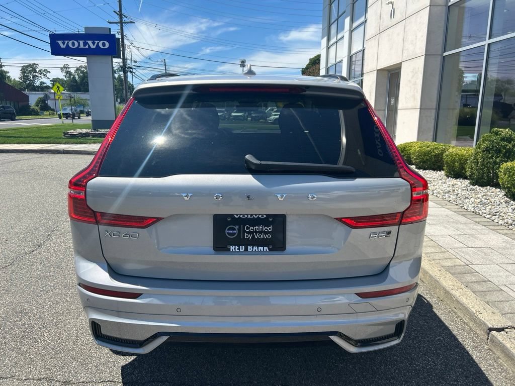 Certified 2025 Volvo XC60 B5 Plus AWD/4WD image 4