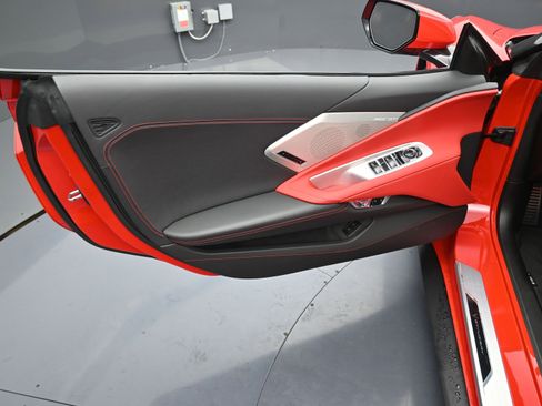 Used 2021 Chevrolet Corvette 2LT w/ Z51 Performance Package image 13