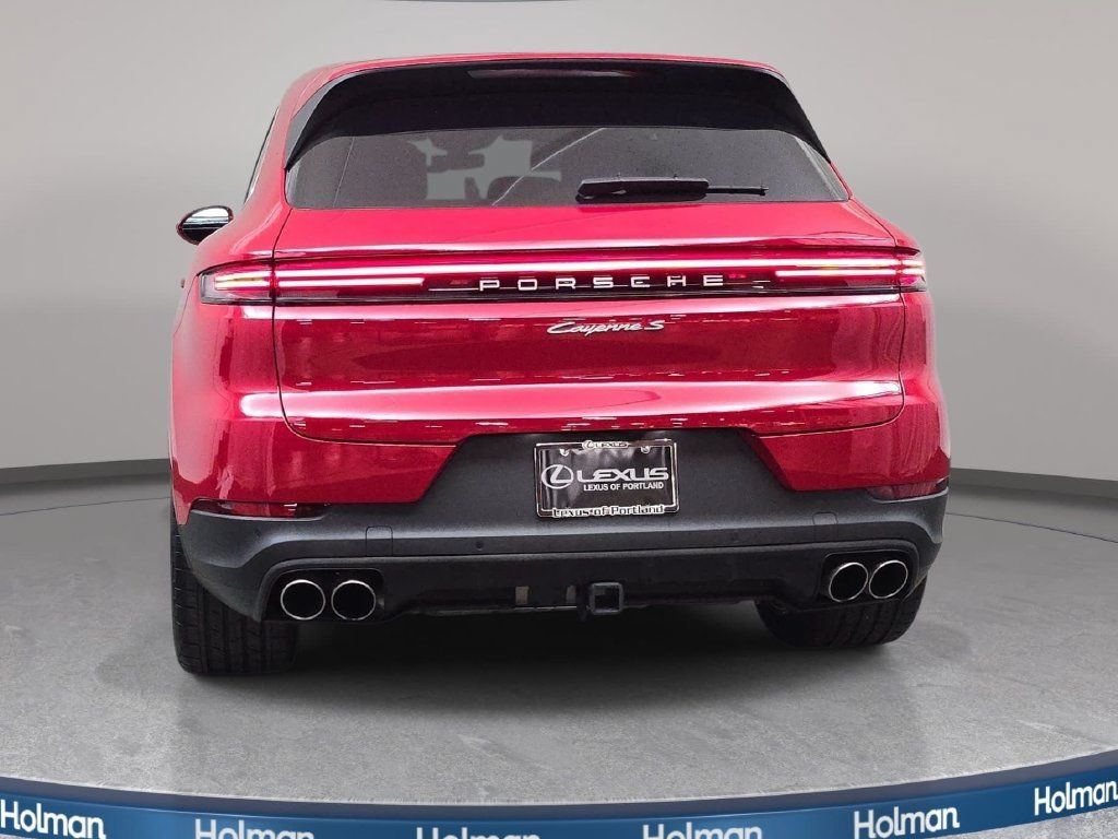 Used 2024 Porsche Cayenne S AWD/4WD image 7