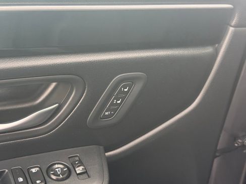 Used 2025 Honda Pilot EX-L image 13