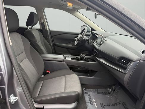 Used 2025 Nissan Rogue SV FWD image 11