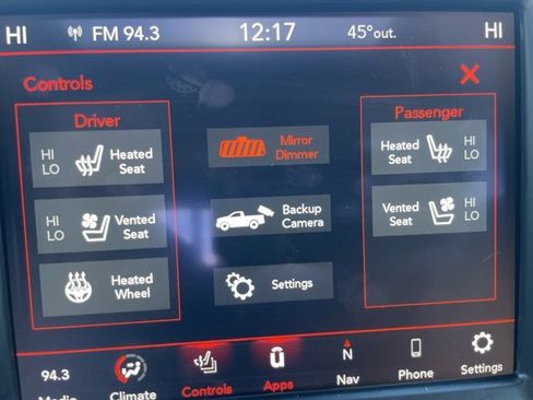 Used 2018 RAM 1500 Laramie image 26