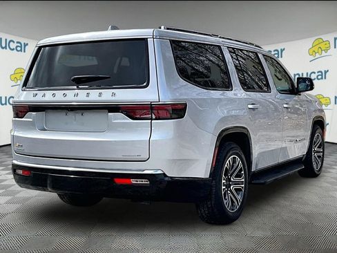 Used 2022 Jeep Wagoneer Series III AWD/4WD image 6