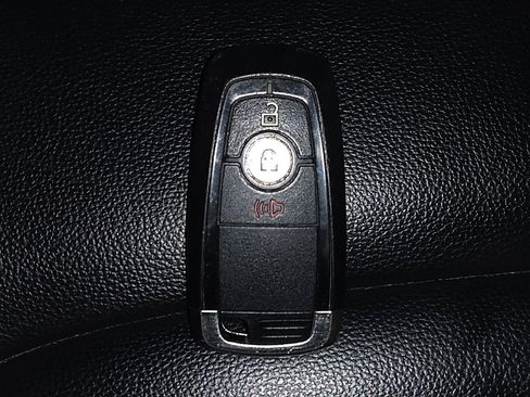 Used 2023 Ford Edge SEL image 32