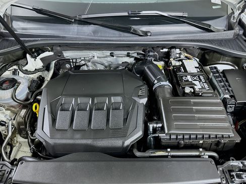 Used 2025 Audi Q3 2.0T Premium image 34