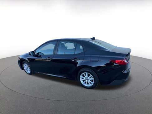 Used 2025 Toyota Camry LE image 9