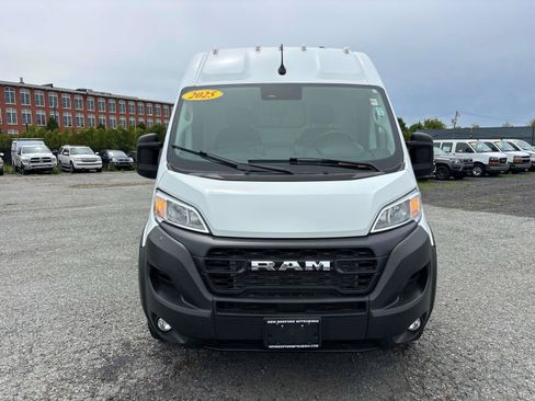 Used 2025 RAM ProMaster 2500 w/ Convenience Group FWD image 2