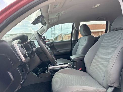 Used 2022 Toyota Tacoma SR5 w/ Technology Package image 13