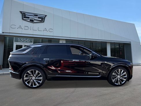 Used 2024 Cadillac Lyriq Luxury RWD image 5