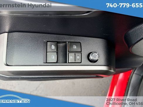 Used 2017 Toyota Tacoma TRD Sport image 15