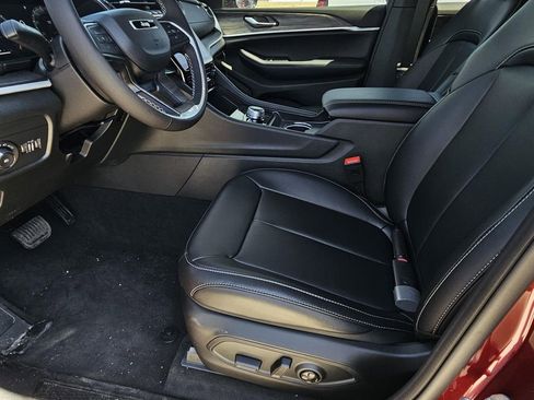 New 2025 Jeep Grand Cherokee Limited image 14