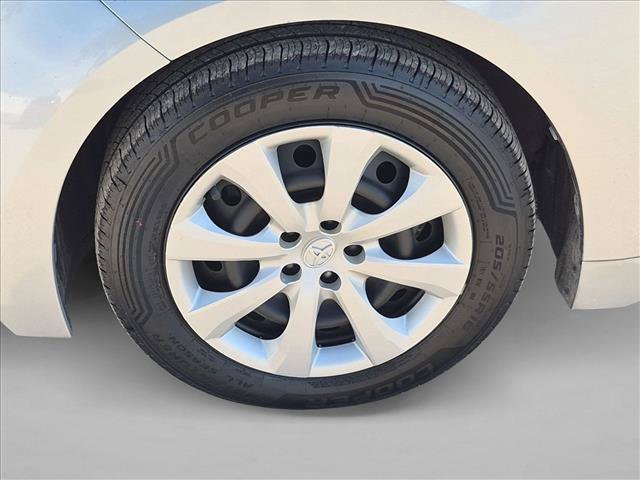 Used 2021 Toyota Corolla LE FWD image 19