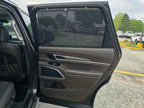 Used 2022 Kia Telluride SX w/ Nightfall Edition Package image 19