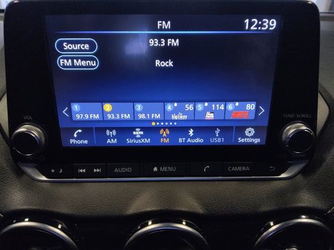Used 2025 Nissan Sentra SV FWD image 25