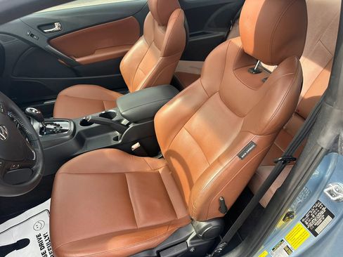 Used 2011 Hyundai Genesis 3.8 image 19