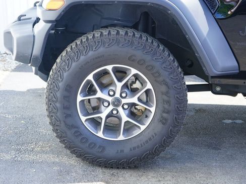 Used 2024 Jeep Wrangler Sport AWD/4WD image 7