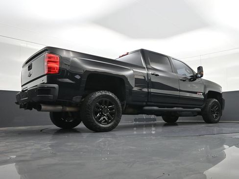 Used 2017 Chevrolet Silverado 2500 LT w/ Midnight Edition AWD/4WD image 29