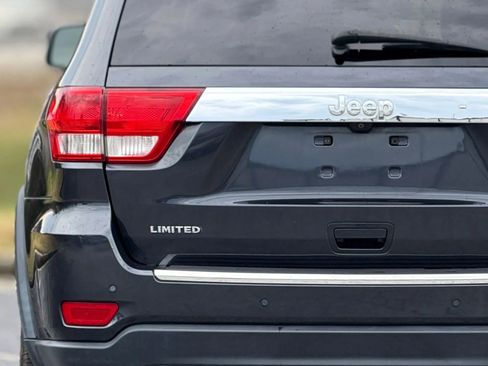 Used 2013 Jeep Grand Cherokee Limited image 12