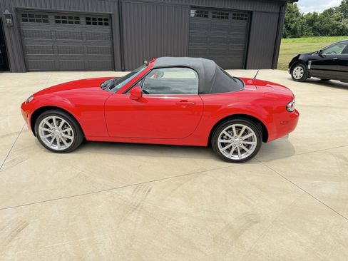 Used 2007 MAZDA MX-5 Miata Touring RWD image 8